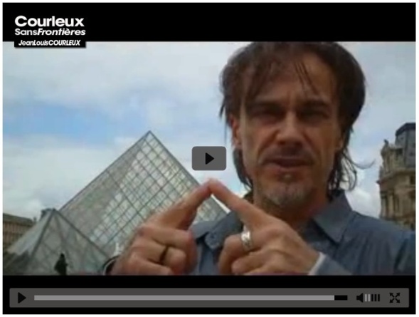 N'oubliez pas de visionner la vidéo réalisée pour vous au pied de la pyramide du Louvre ! N'oubliez pas de visionner la vidéo réalisée pour vous au pied de la pyramide du Louvre !